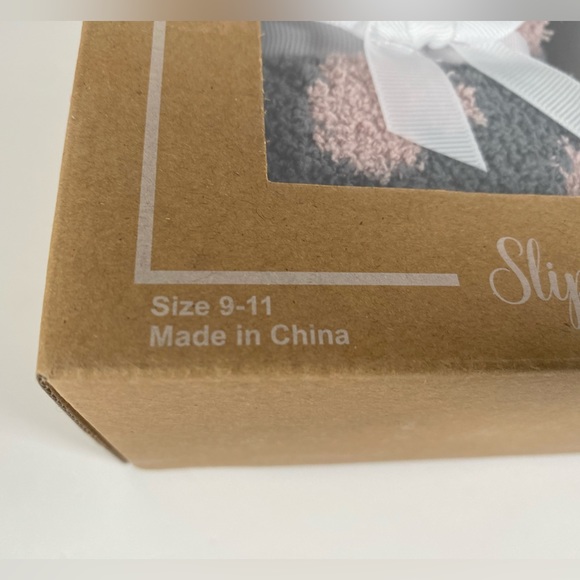 Fur Mama Coffee Cup and Fuzzy Gray and Pink Socks for Dog Owner Gift Set - Picture 10 of 11